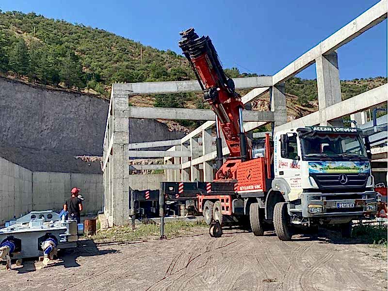 Afyonkarahisar Mermer Sanayisinde Ağır Tonajlı Kiralık Vinç Seçimi - İş Makinesi Kiralama Rehberi